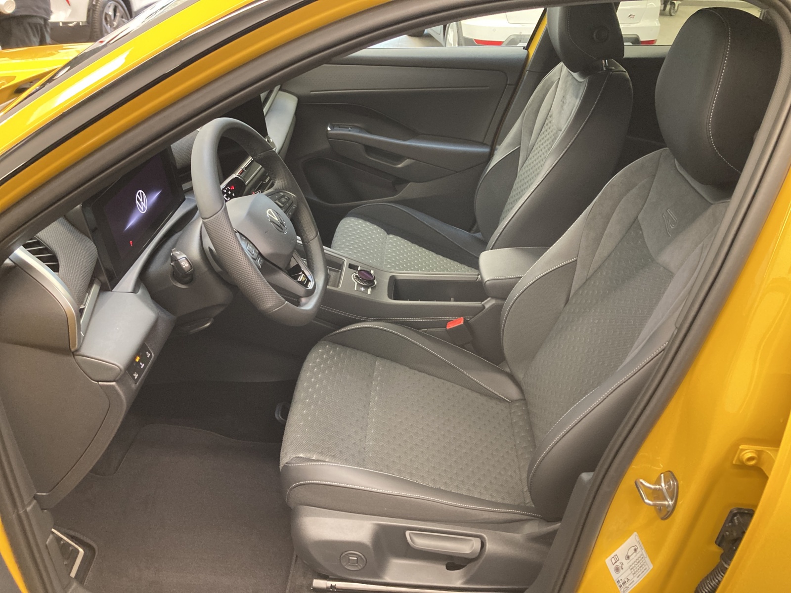 T-Roc 1.5 eTSI DSG R-Line 
