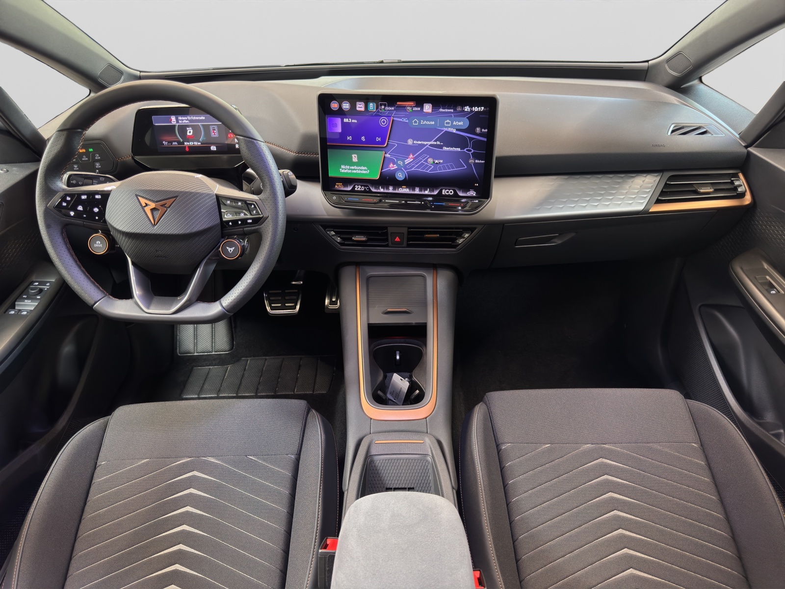 Born e-Boost 170kW (77kWh) HuD Tech-Paket M Navi ACC
