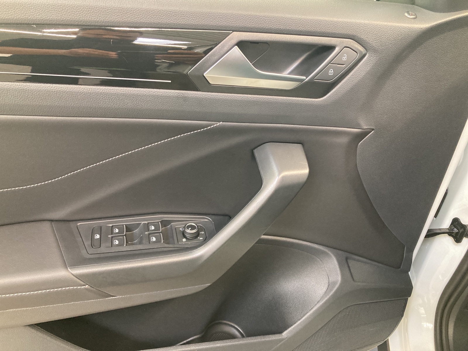 T-Roc TSI DSG R-Line LED-Plus ACC Navi AHK Kamera