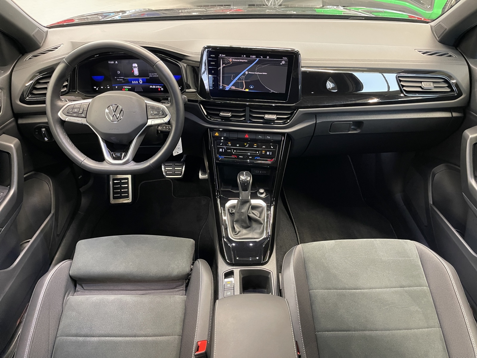 T-Roc 1.5 TSI DSG R-Line IQ-Light Panodach Navi TravelAssist