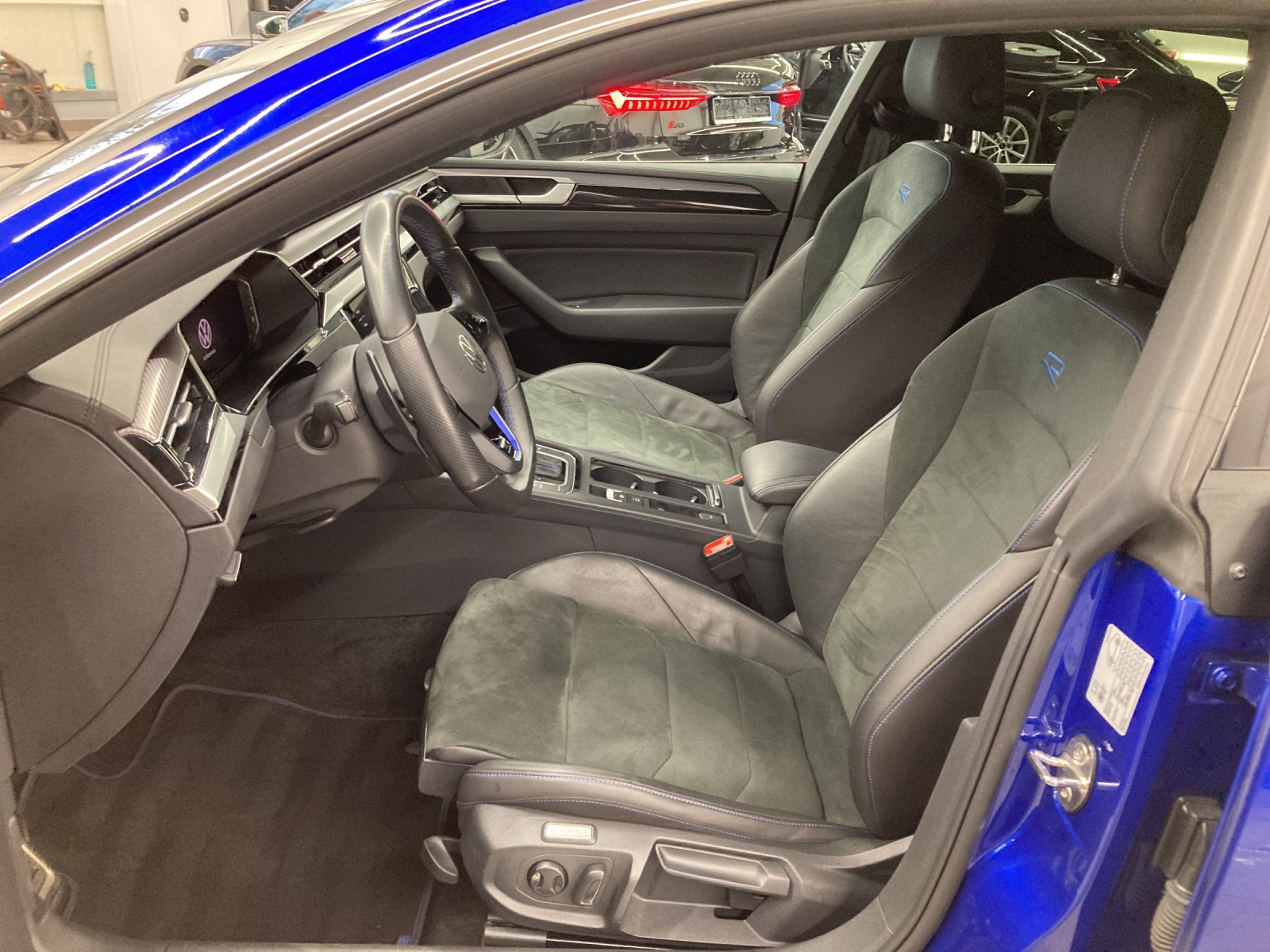 Arteon Shooting Brake TSI DSG 4M R LED DCC Alu-20Zoll Navi