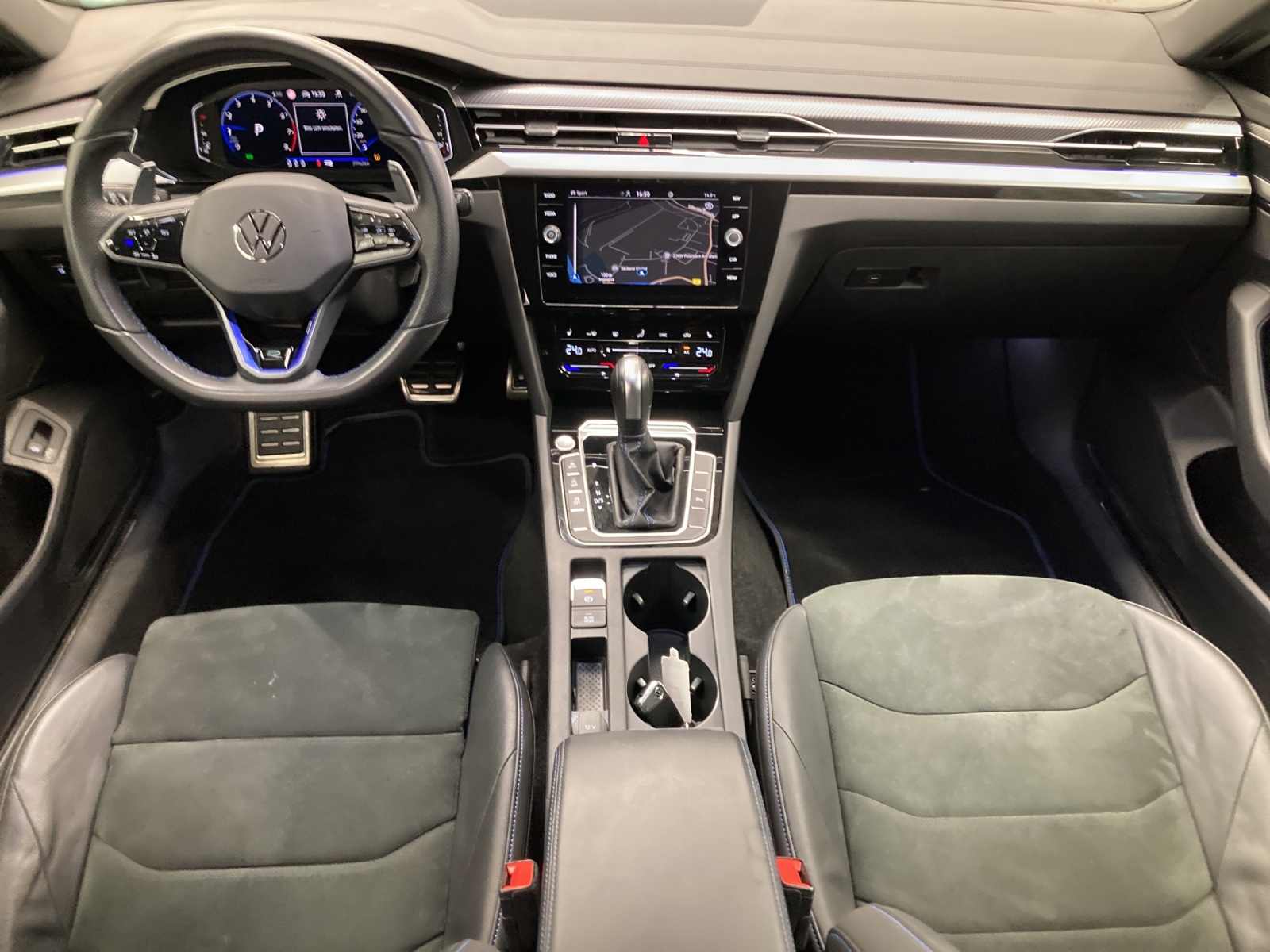 Arteon Shooting Brake TSI DSG 4M R LED DCC Alu-20Zoll Navi