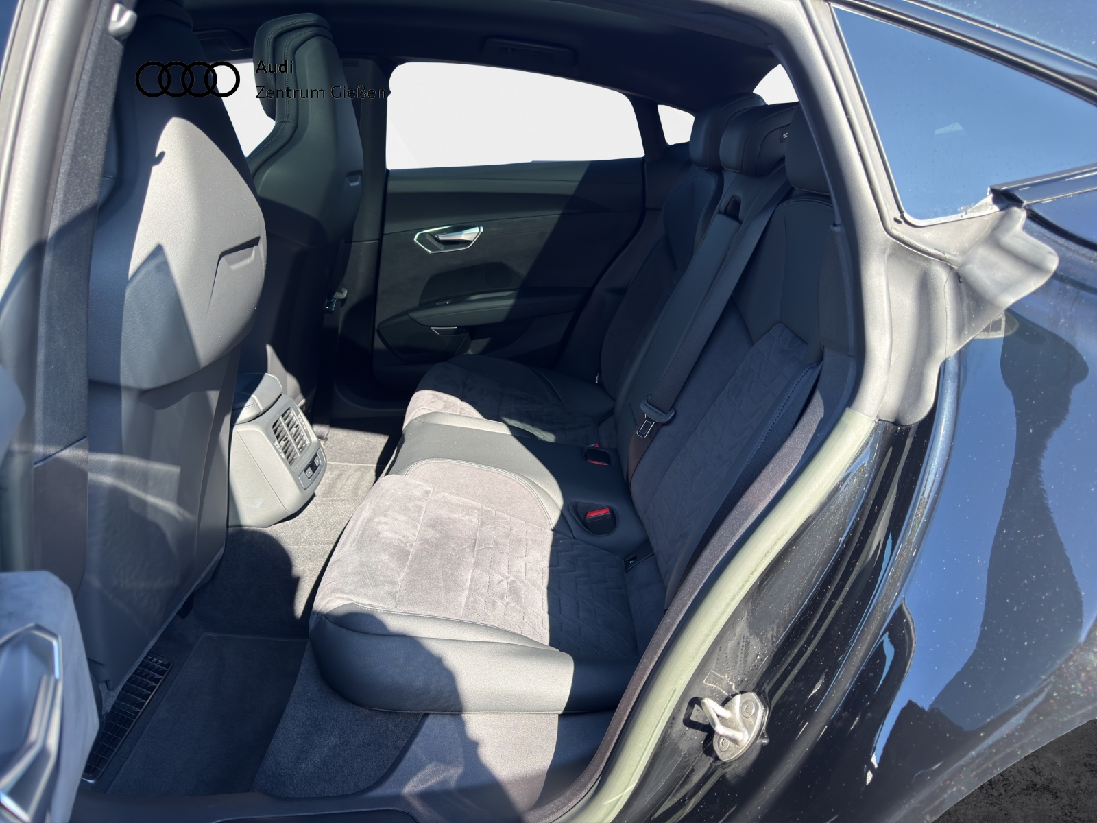 e-tron GT quattro B&O HuD Matrix-LED 360°Kamera