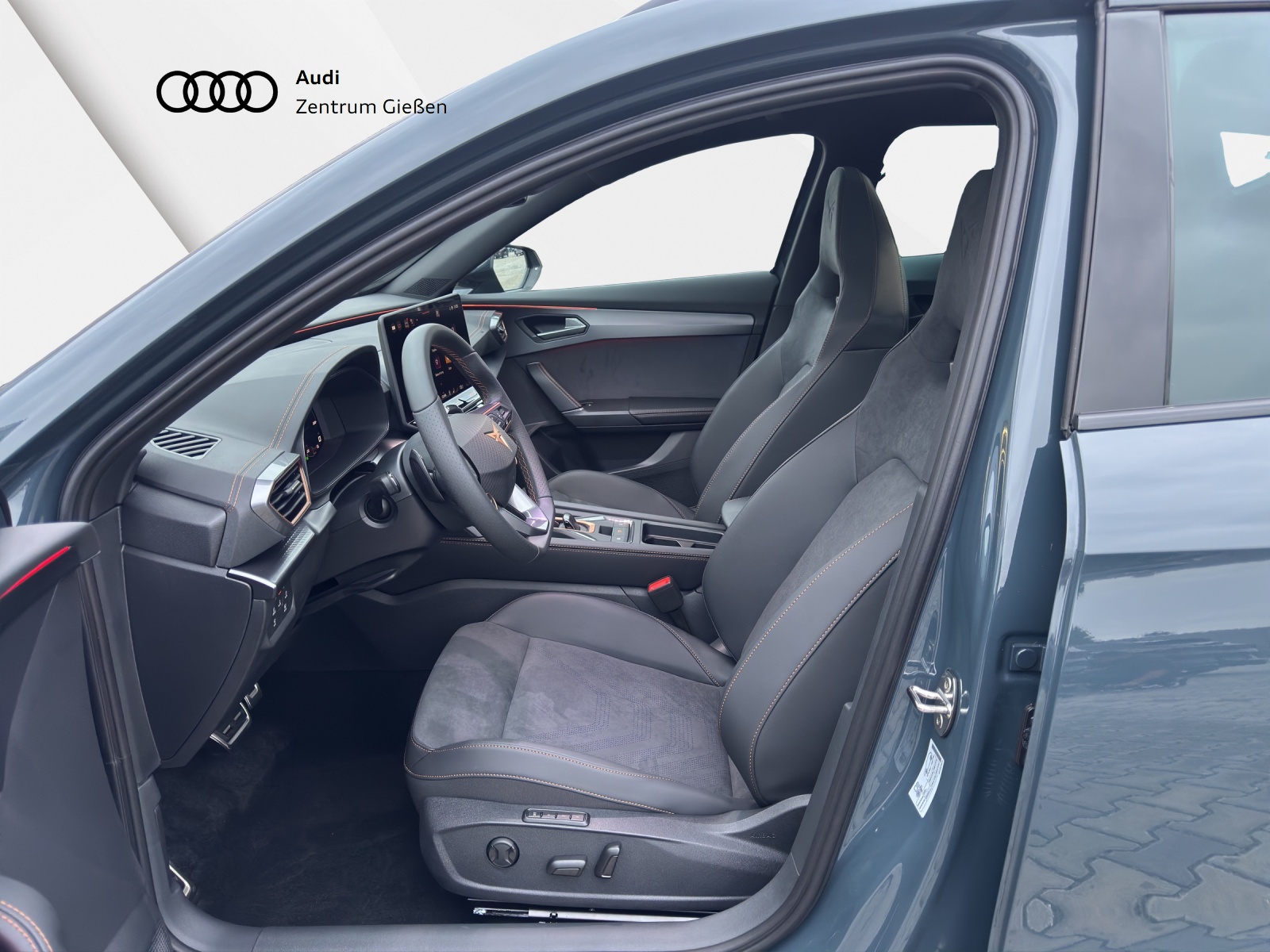 Formentor 2.0 TSI 4Drive DSG VZ PANO MATRIX AHK NAVI