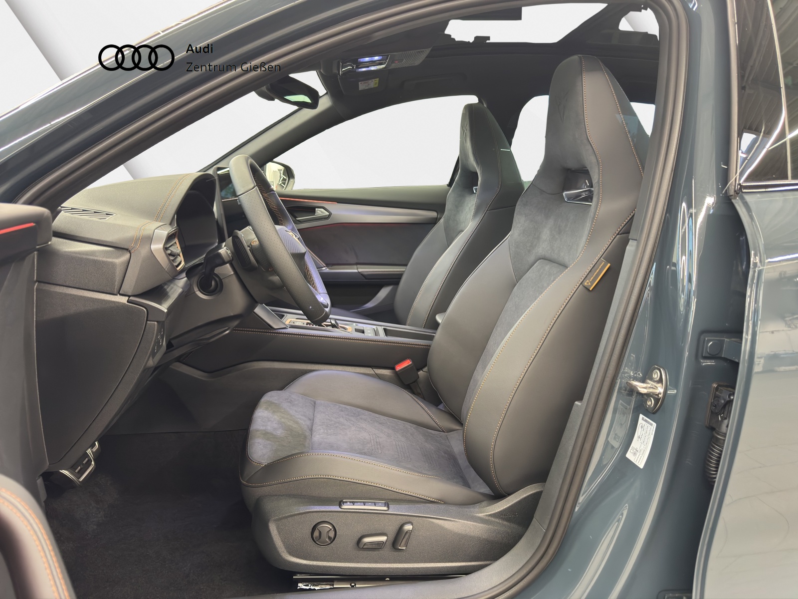 Formentor 2.0 TSI 4Drive DSG VZ PANO MATRIX AHK NAVI