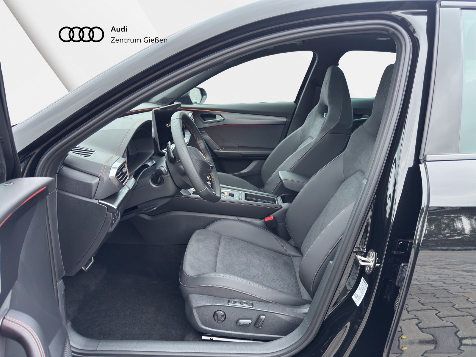 Formentor 2.0 TSI 4Drive DSG VZ PANO MATRIX AHK NAVI