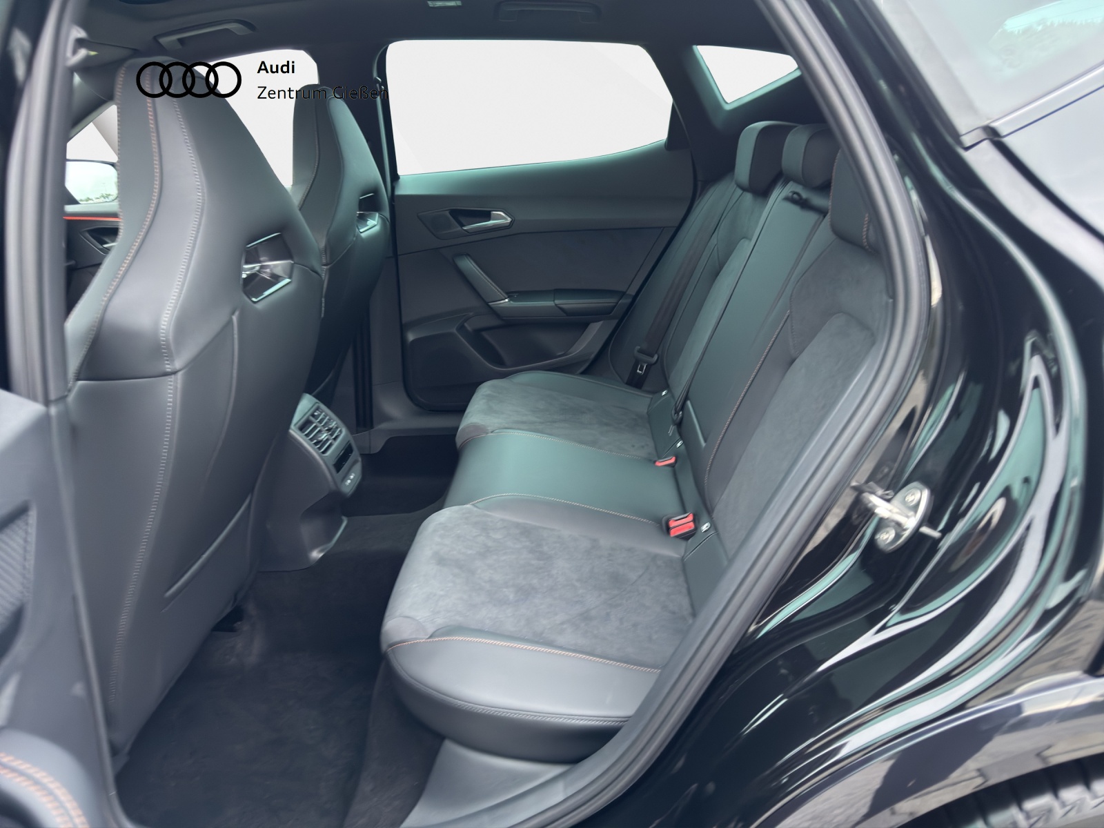 Formentor 2.0 TSI 4Drive DSG VZ PANO MATRIX AHK NAVI