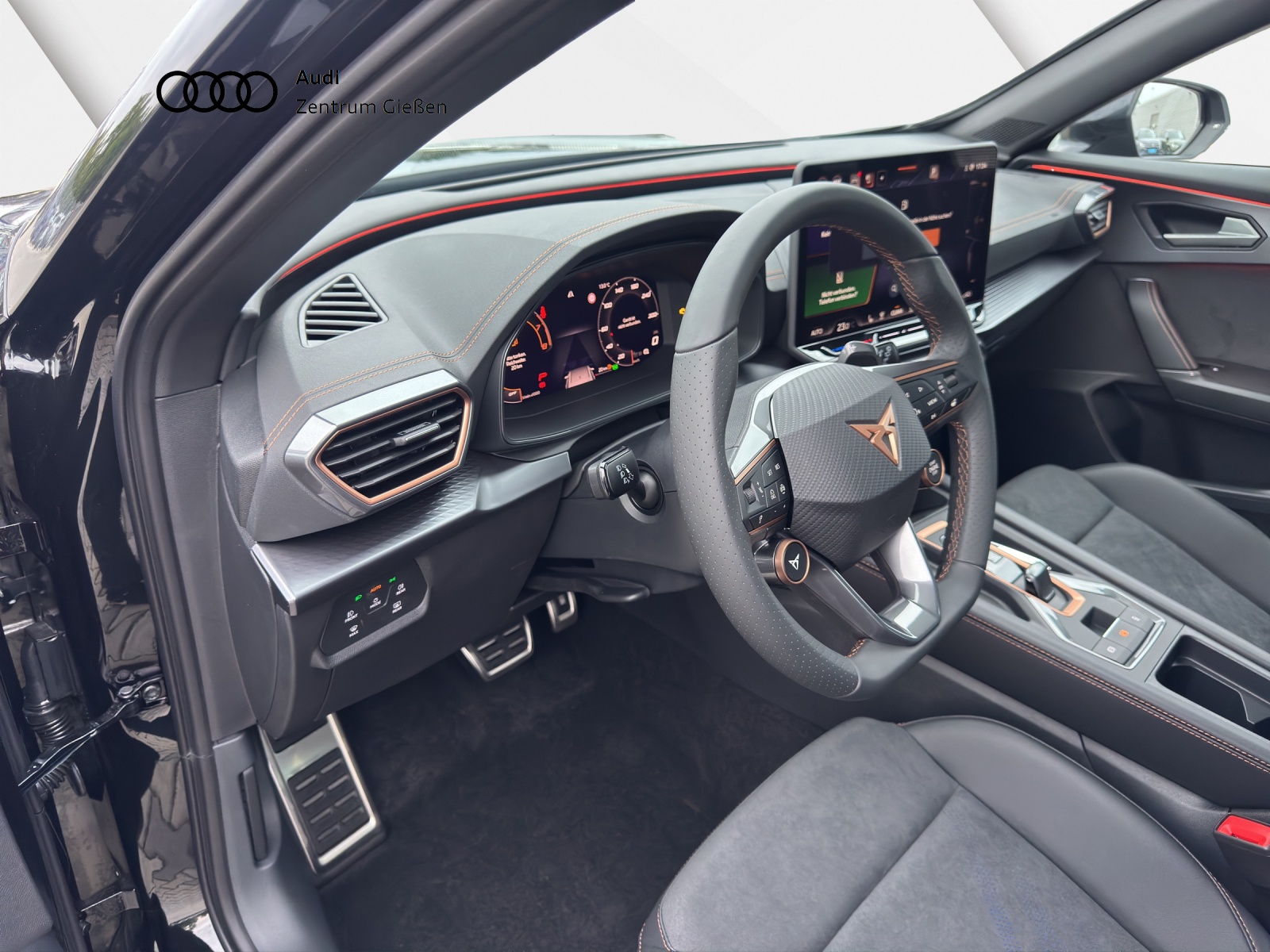 Formentor 2.0 TSI 4Drive DSG VZ PANO MATRIX AHK NAVI