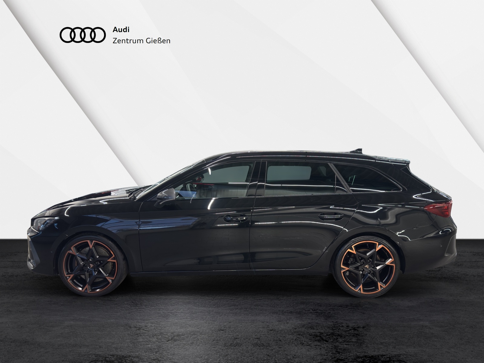 Leon Sportstourer 2.0 TSI DSG 4Drive VZ ACC DCC Kamera LED