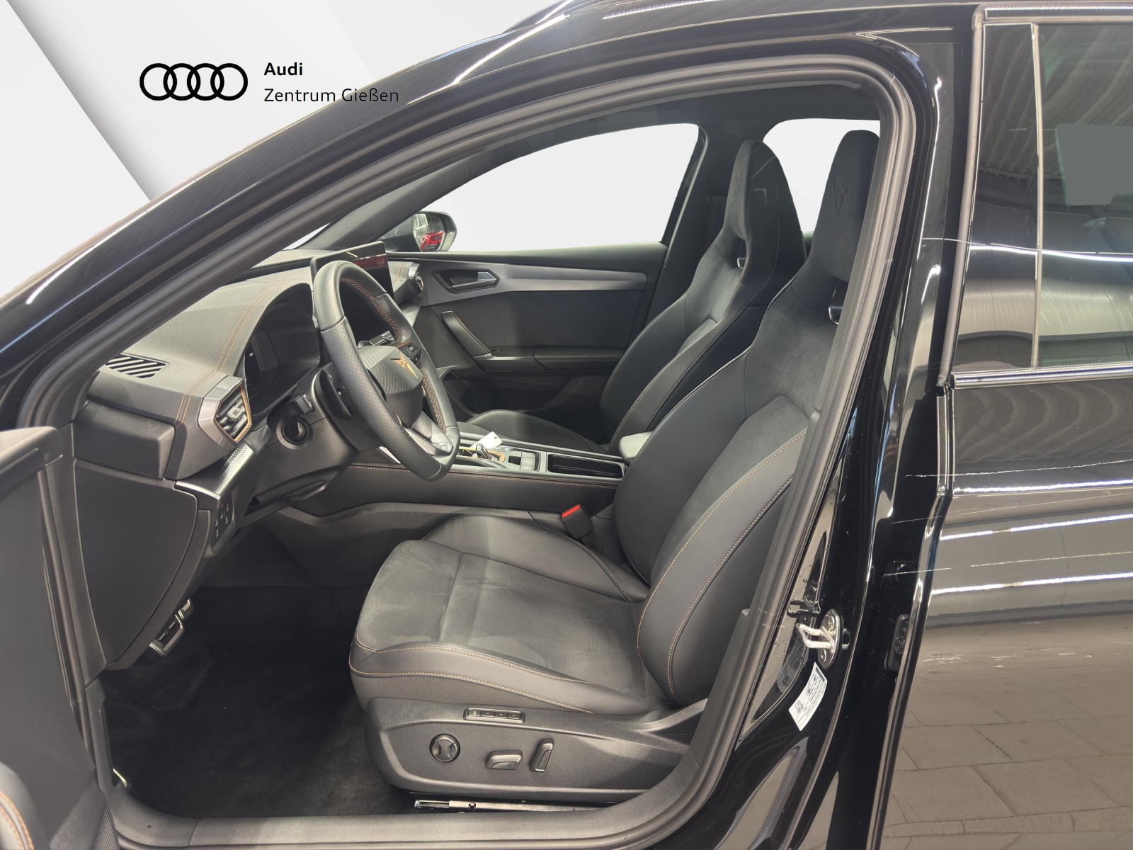 Leon Sportstourer 2.0 TSI DSG 4Drive VZ ACC DCC Kamera LED