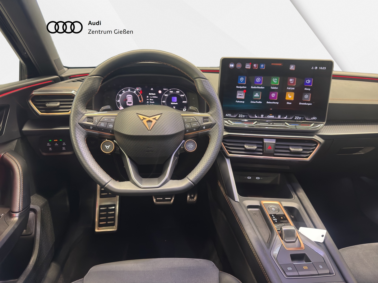 Leon Sportstourer 2.0 TSI DSG 4Drive VZ ACC DCC Kamera LED