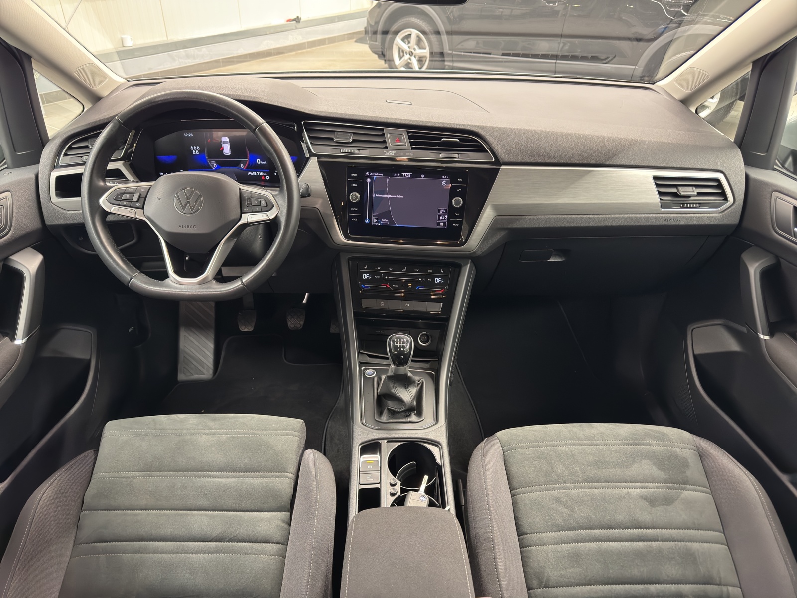 Touran TSI Comfortline 7-Si. Navi ACC