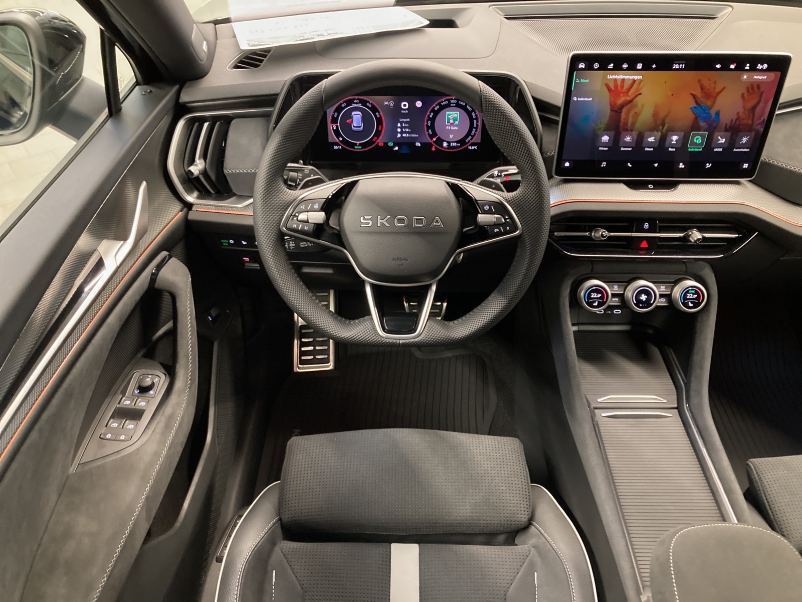 Kodiaq eTSI DSG Sportline Pano DCC HeadUp AHK Alu-20Zoll