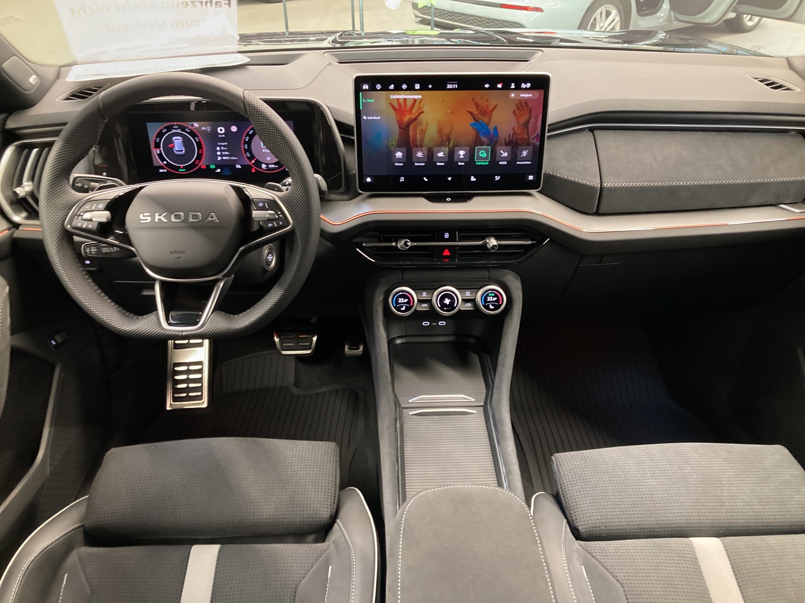 Kodiaq eTSI DSG Sportline Pano DCC HeadUp AHK Alu-20Zoll