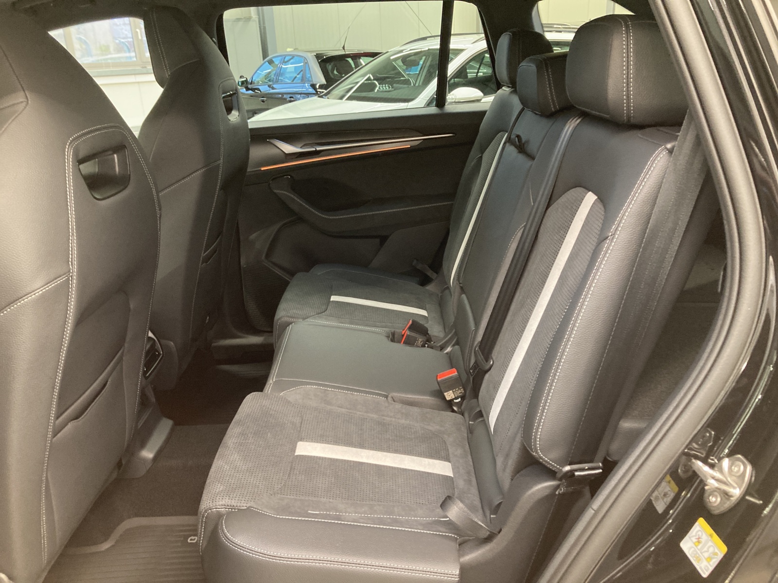 Kodiaq eTSI DSG Sportline Pano DCC HeadUp AHK Alu-20Zoll