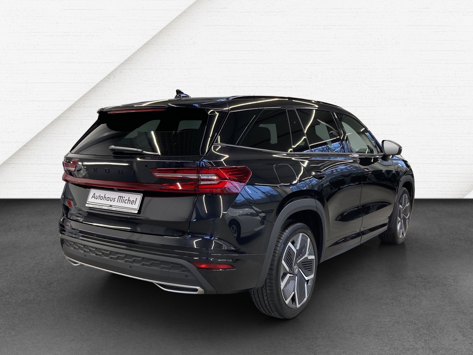 Kodiaq eTSI DSG Sportline Pano DCC HeadUp AHK Alu-20Zoll