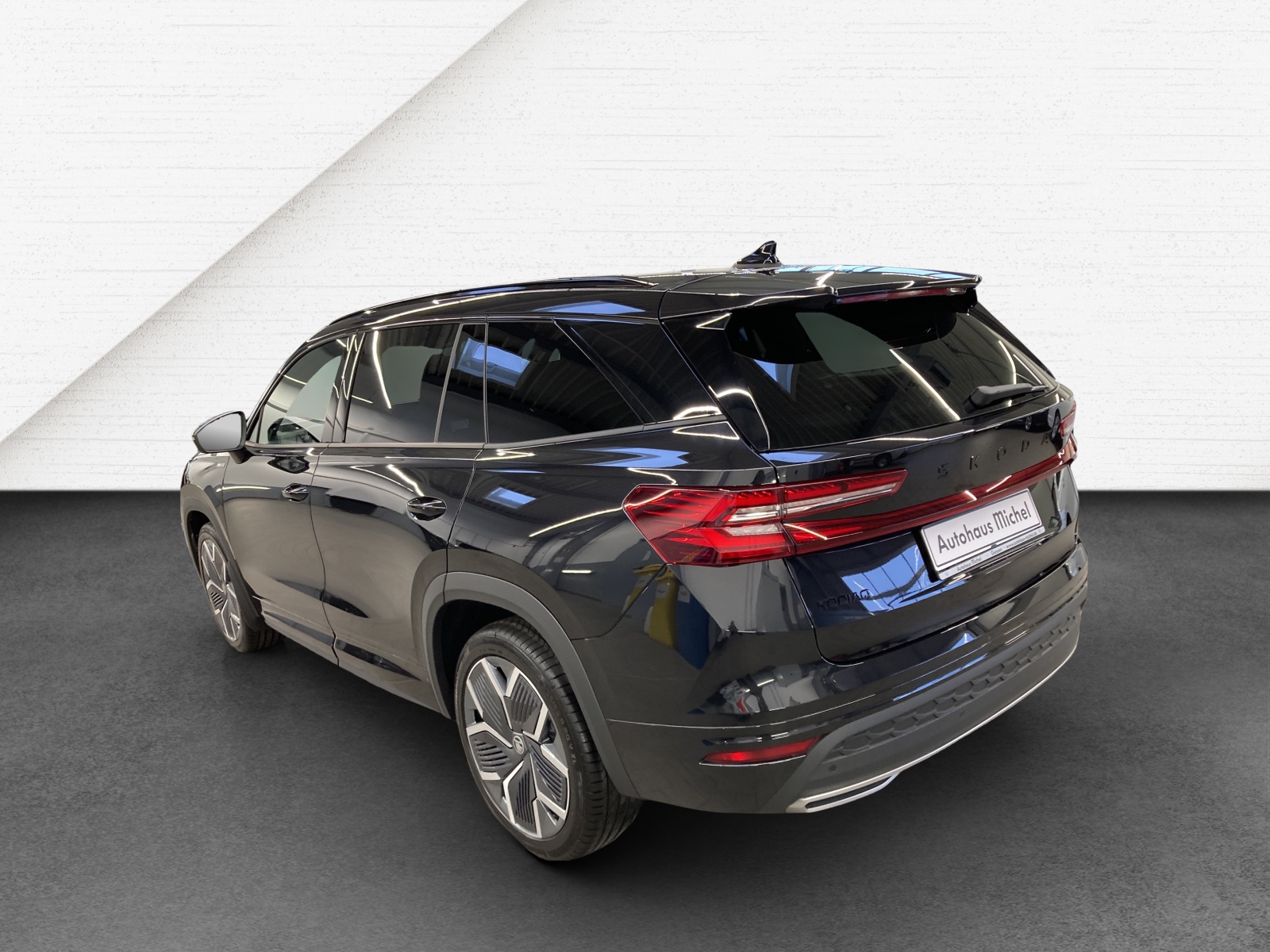 Kodiaq eTSI DSG Sportline Pano DCC HeadUp AHK Alu-20Zoll