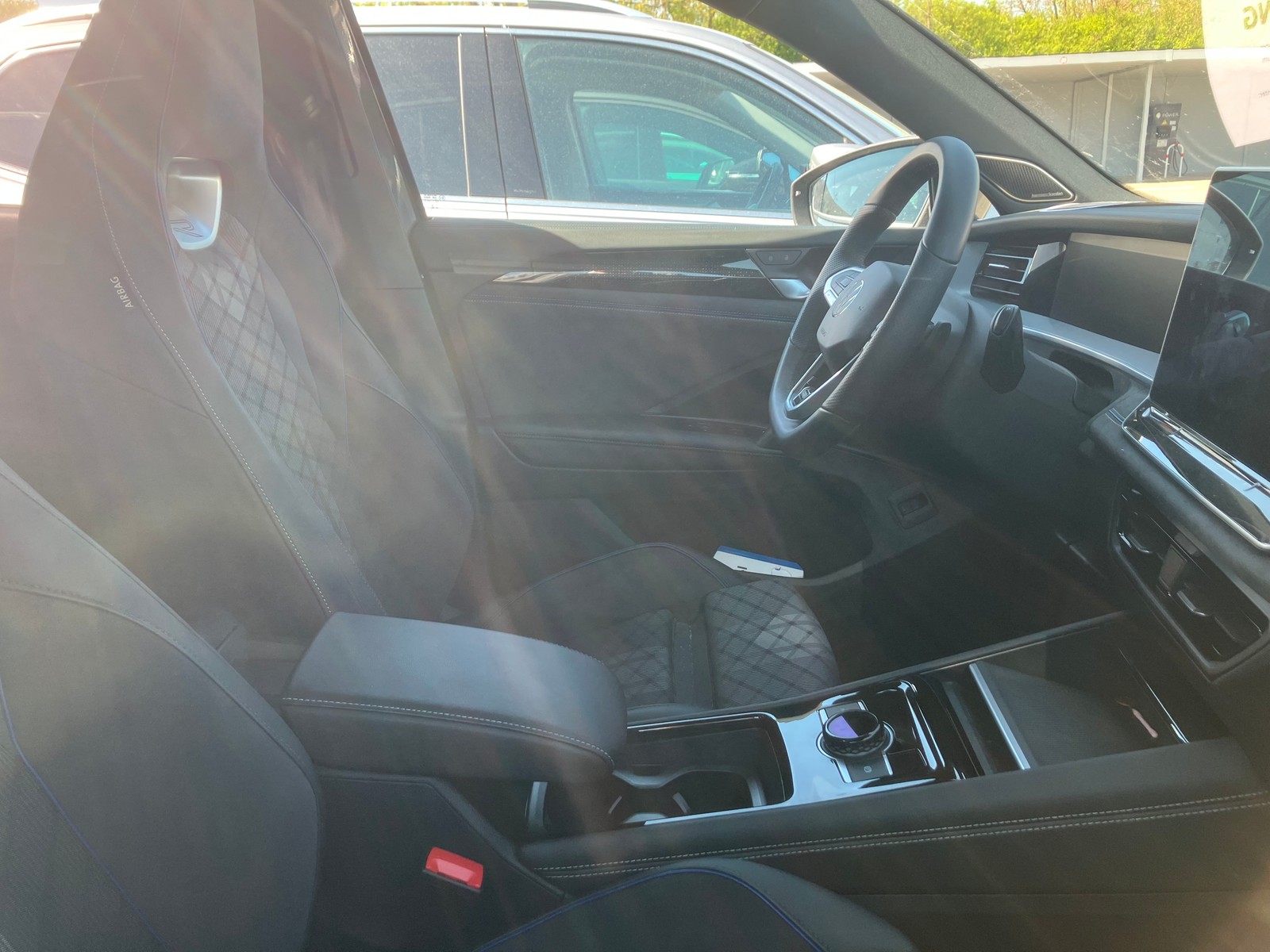Tayron TDI DSG 4M R-Line IQ-Light Standh. AHK Panodach