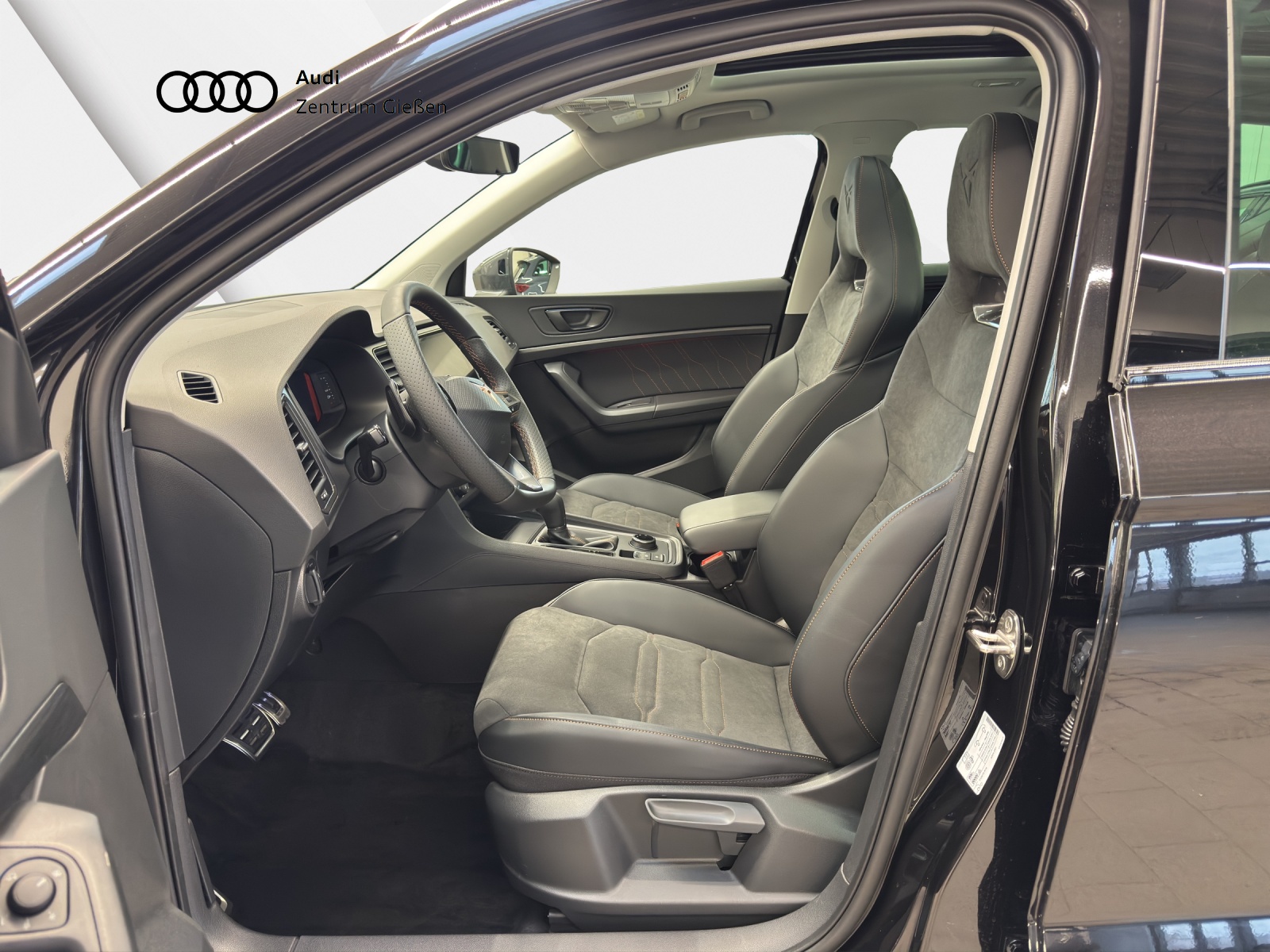 Ateca 1.5 TSI DSG Pano AHK Navi LED ACC Kamera