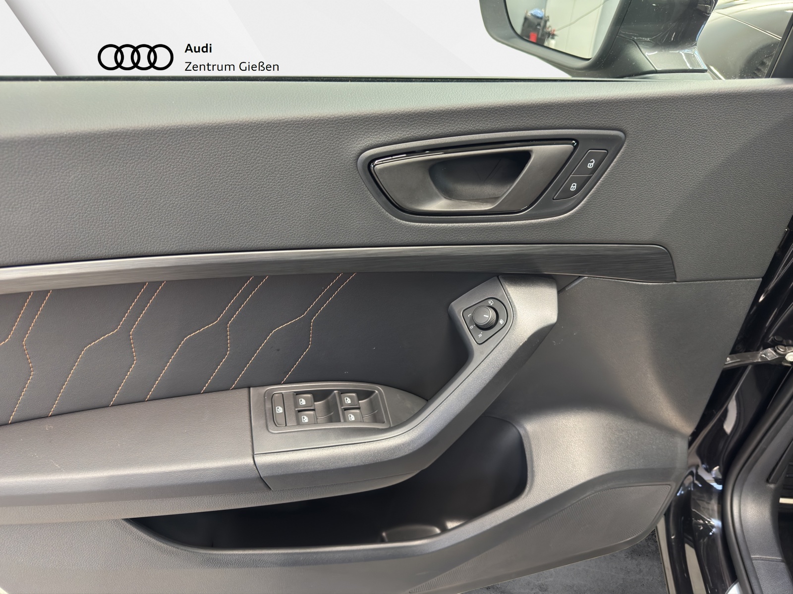 Ateca 1.5 TSI DSG Pano AHK Navi LED ACC Kamera