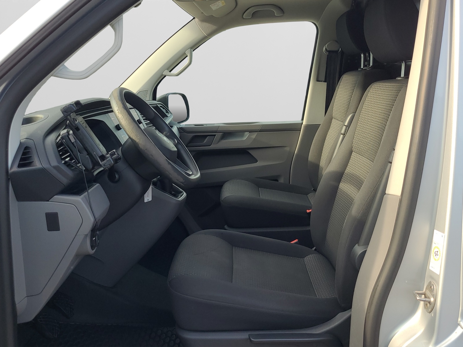 T6.1 Transporter Kasten TDI Klima Navi Standheizung GRA