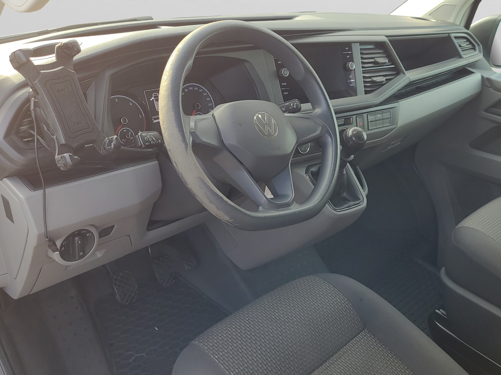 T6.1 Transporter Kasten TDI Klima Navi Standheizung GRA