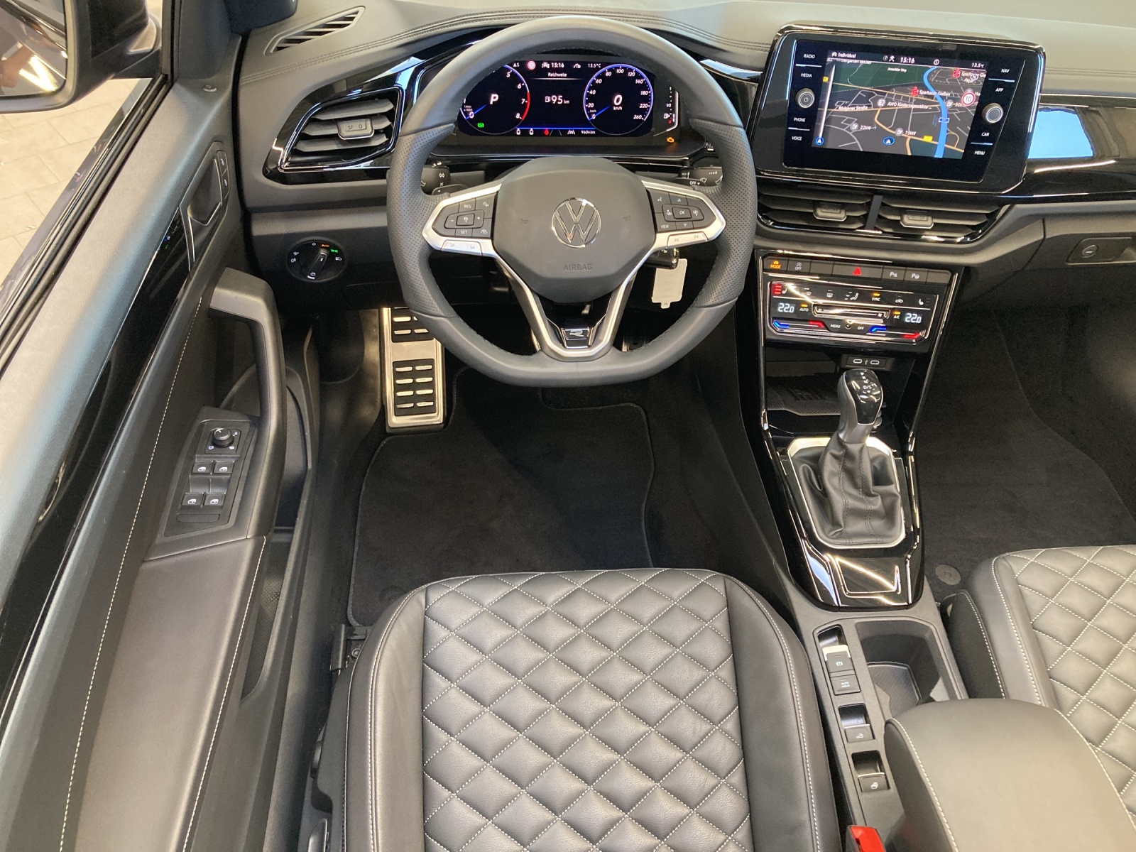 T-Roc Cabrio TSI DSG R-Line Black Style Leder IQ-Light DCC AHK