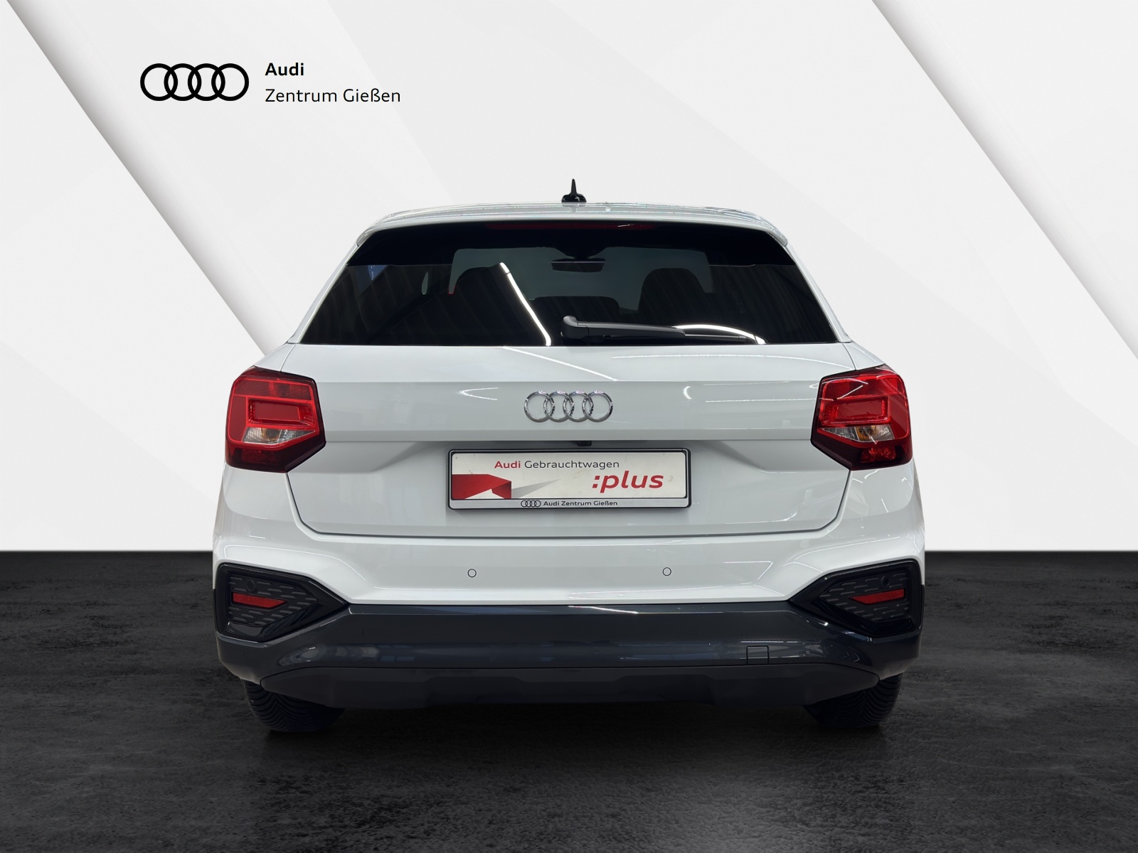 Q2 35 TFSI S-tronic advanced black AHK Navi Kamera