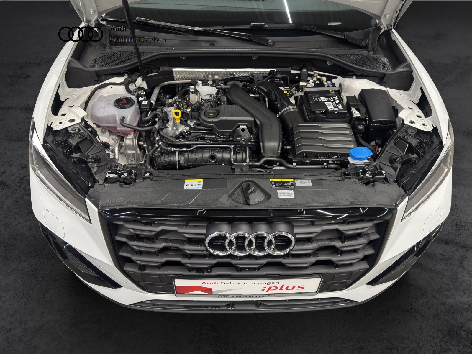 Q2 35 TFSI S-tronic advanced black AHK Navi Kamera