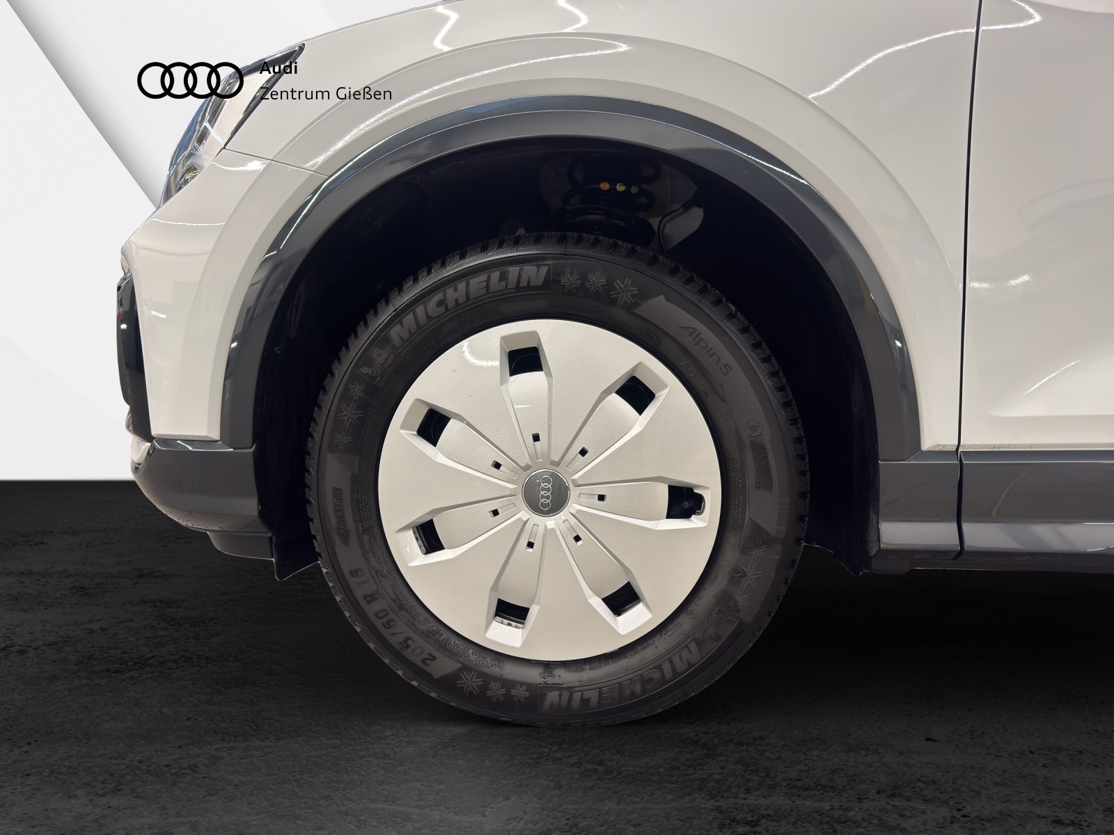 Q2 35 TFSI S-tronic advanced black AHK Navi Kamera