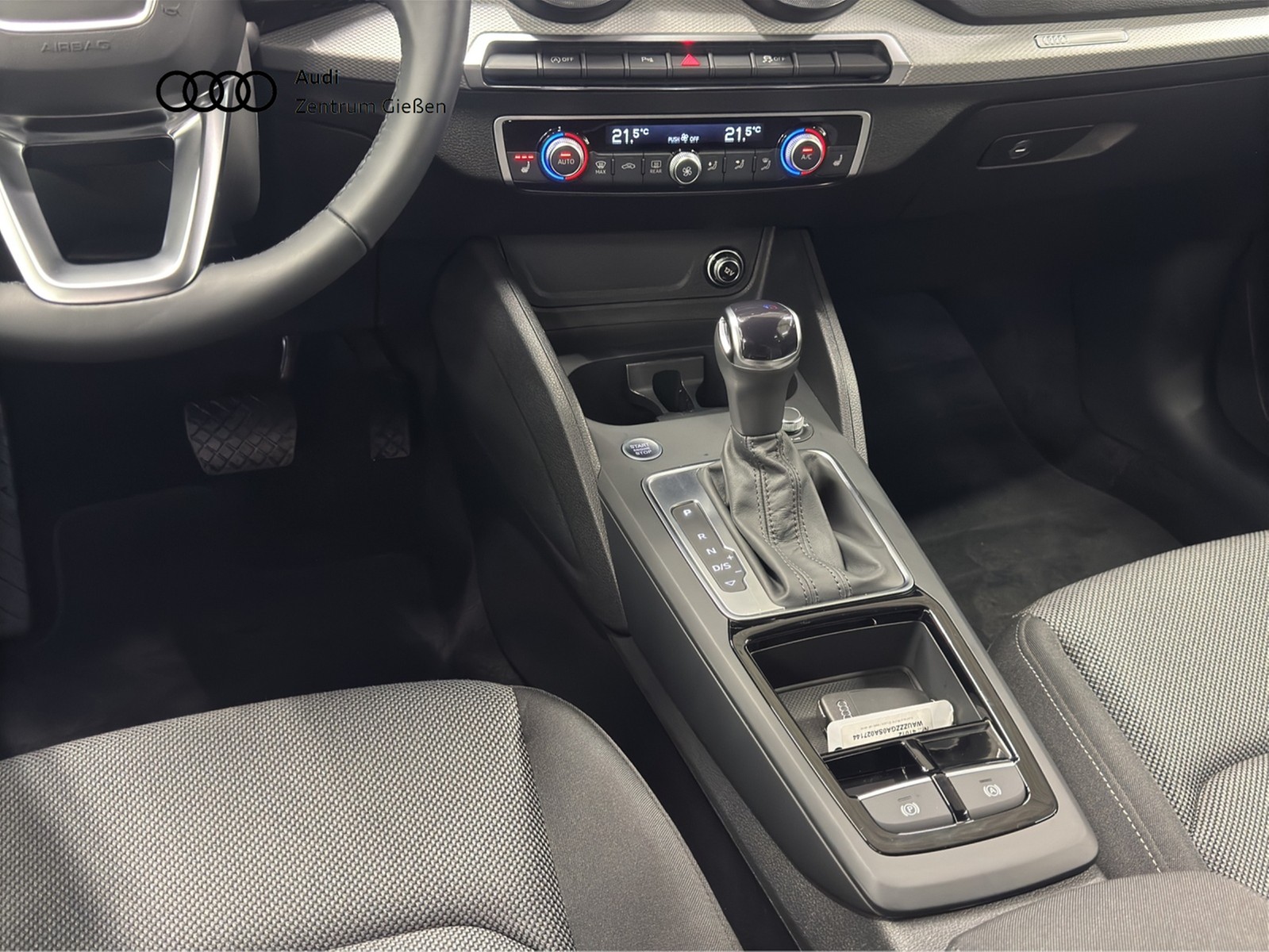 Q2 35 TFSI S-tronic advanced black AHK Navi Kamera