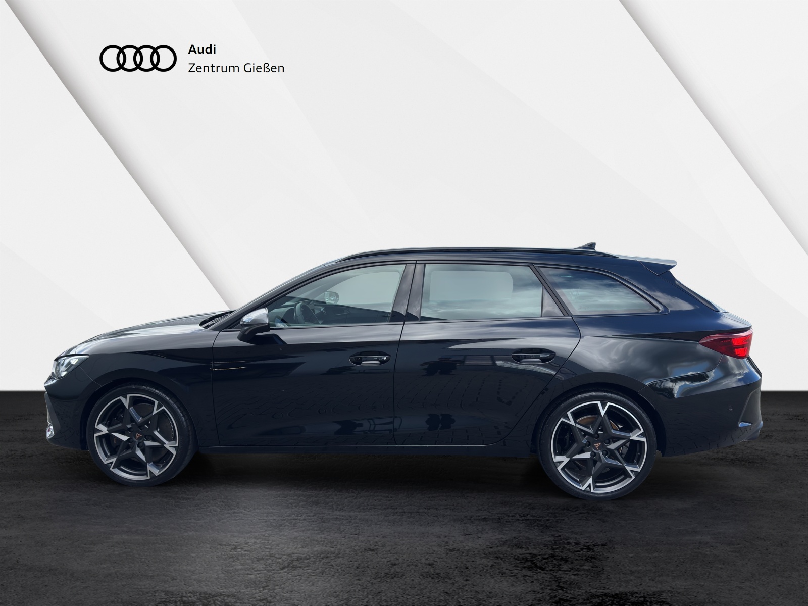 Leon Sportstourer 2.0 TSI 4Drive DSG VZ AHK MATRIX-LED Navi ACC DCC