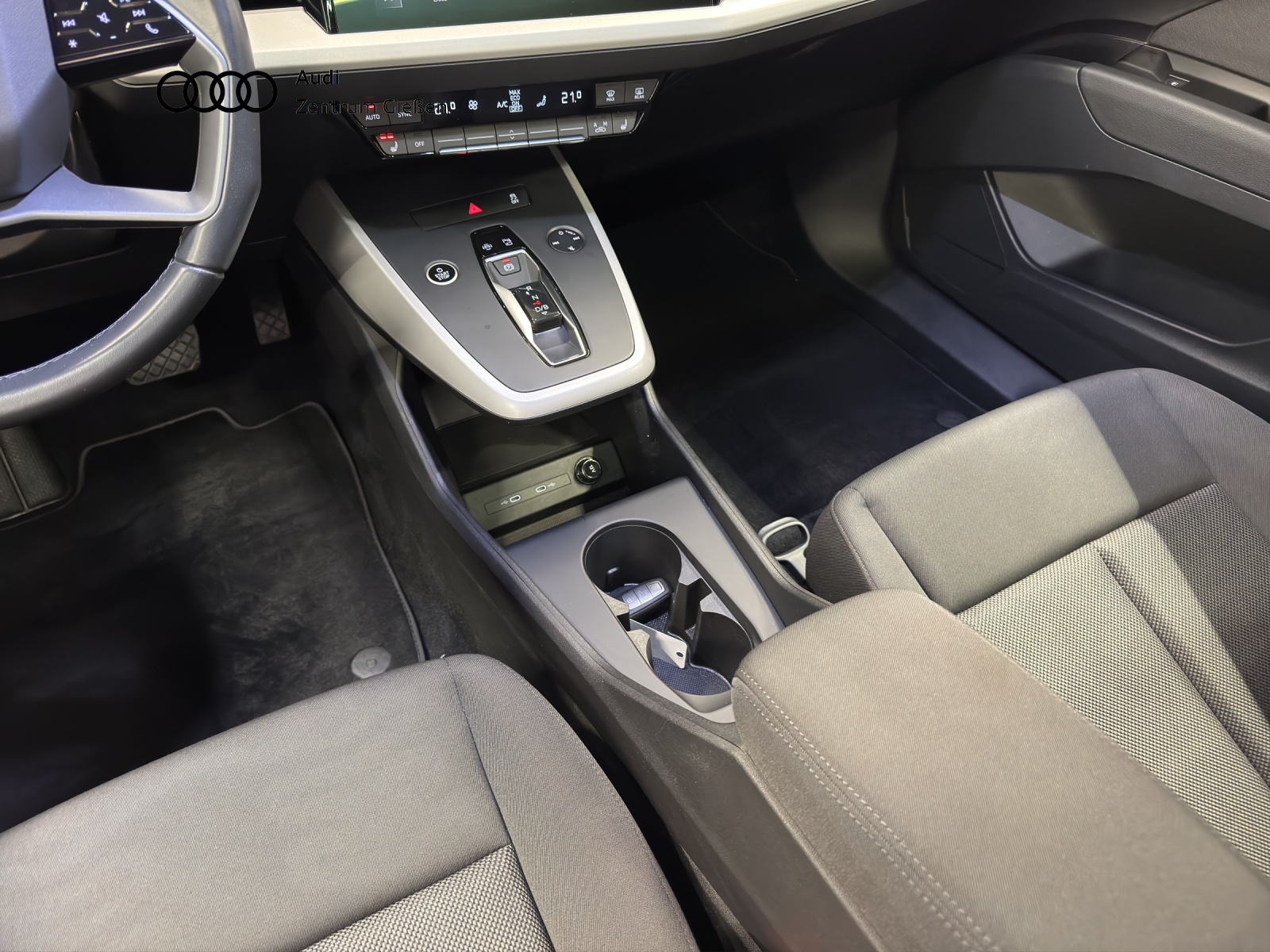 Q4 35 e-tron basis Pano Kamera LED Assistenzpaket plus