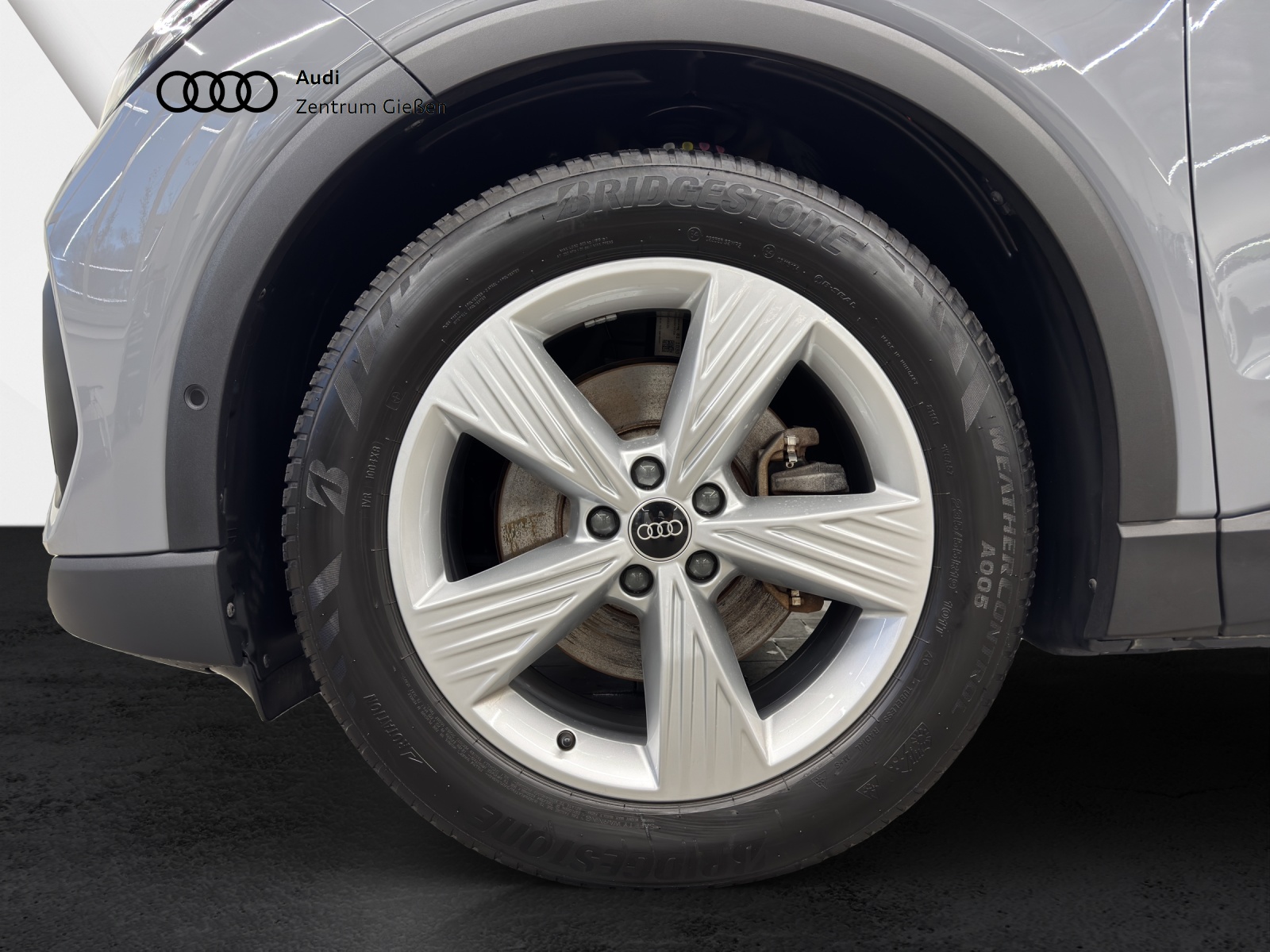 Q4 35 e-tron basis Pano Kamera LED Assistenzpaket plus