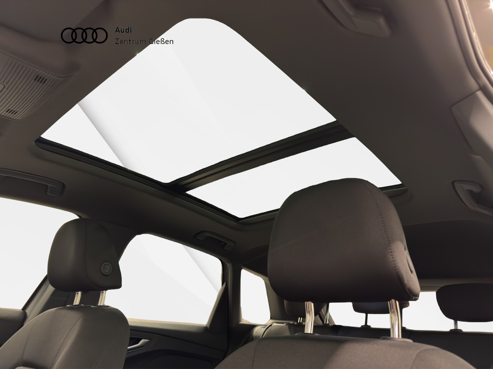 Q4 35 e-tron basis Pano Kamera LED Assistenzpaket plus