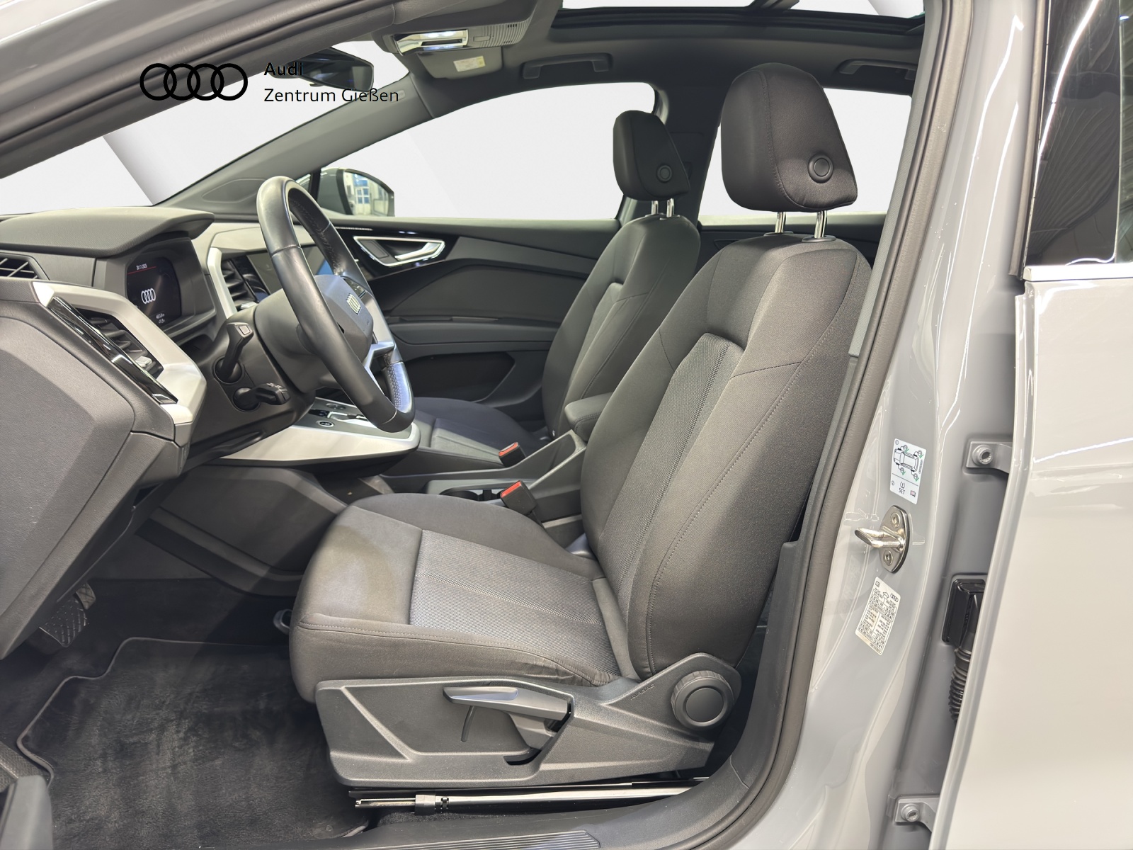 Q4 35 e-tron basis Pano Kamera LED Assistenzpaket plus