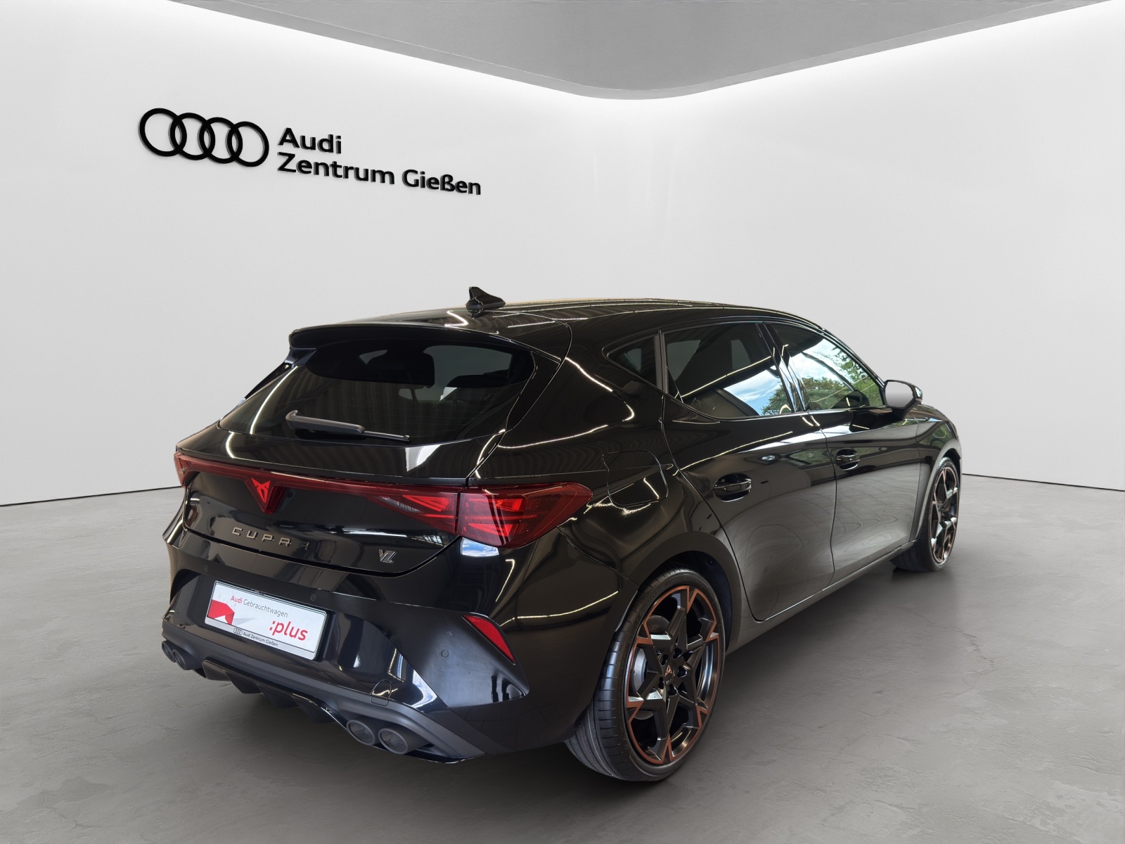 Leon 2.0 TSI DSG VZ Pano Kamera ACC DCC LED