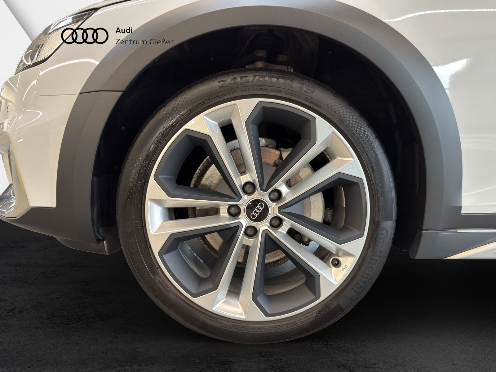 A4 Allroad quattro 40 TDI HuD MATRIX PANO AHK Assistenzpakete