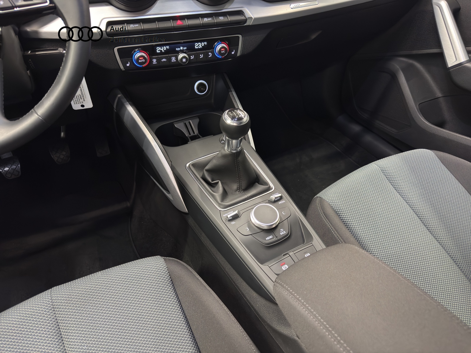 Q2 1.4 TFSI design AHK Navi Tempomat