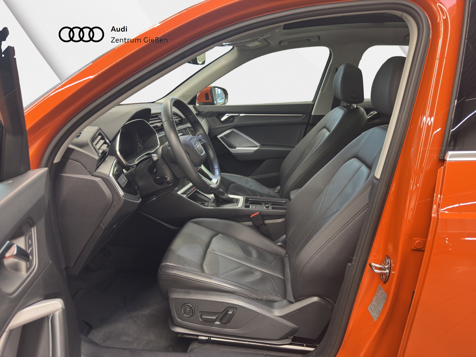 Q3 35 TFSI S tronic Pano AHK Navi Assistenzpaket