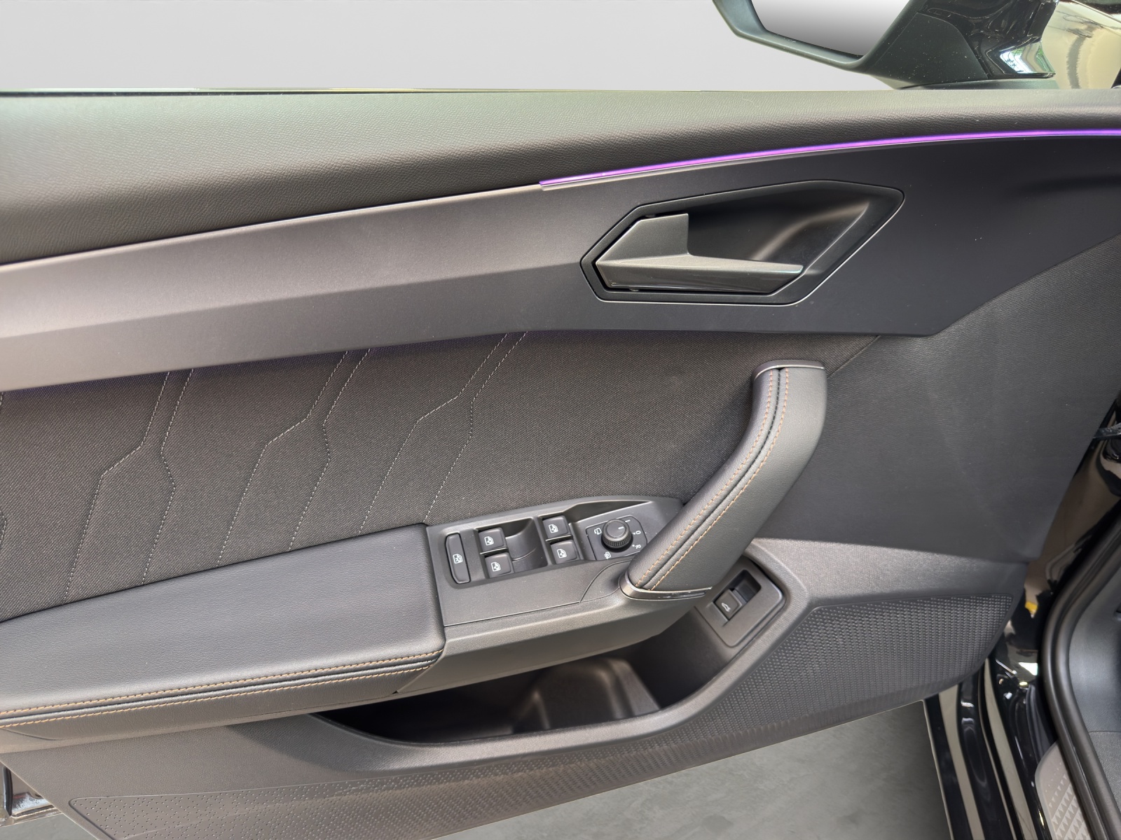 Leon Sportstourer 1.5 eTSI EDGE LED AHK ACC Kamera