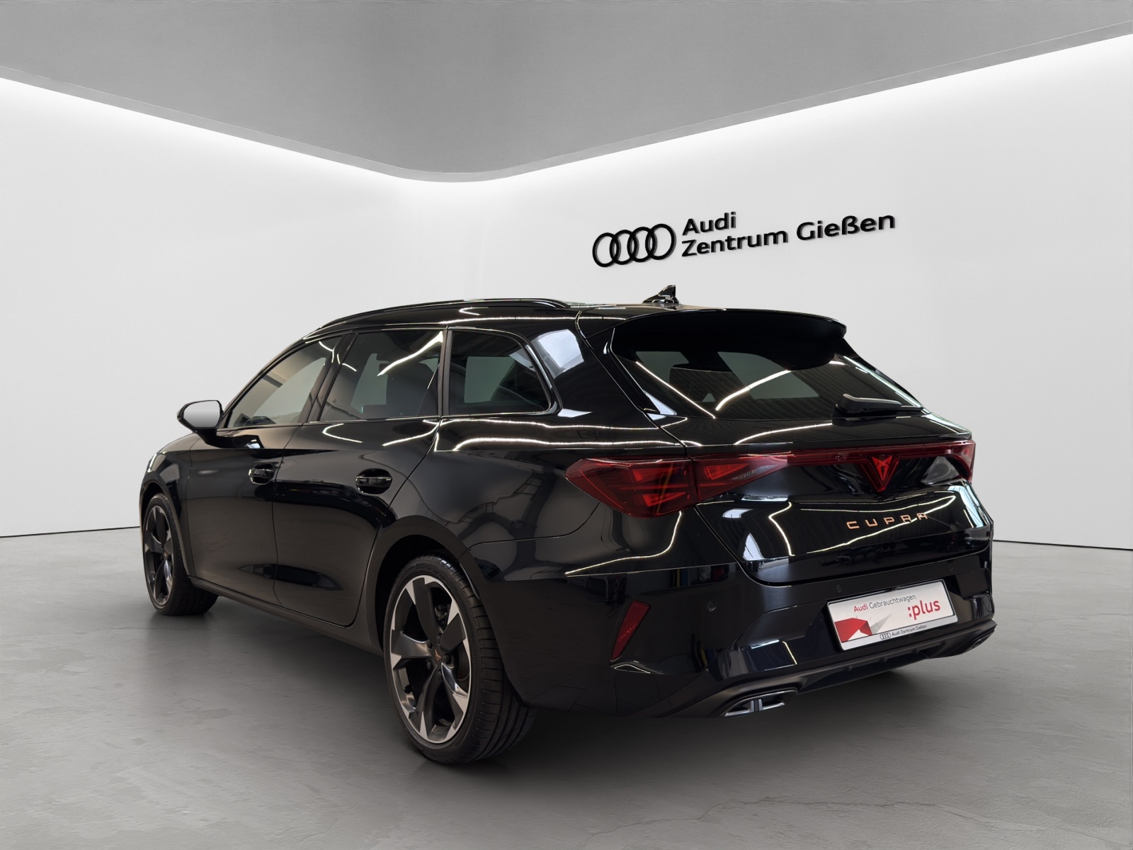 Leon Sportstourer 1.5 eTSI EDGE LED AHK ACC Kamera