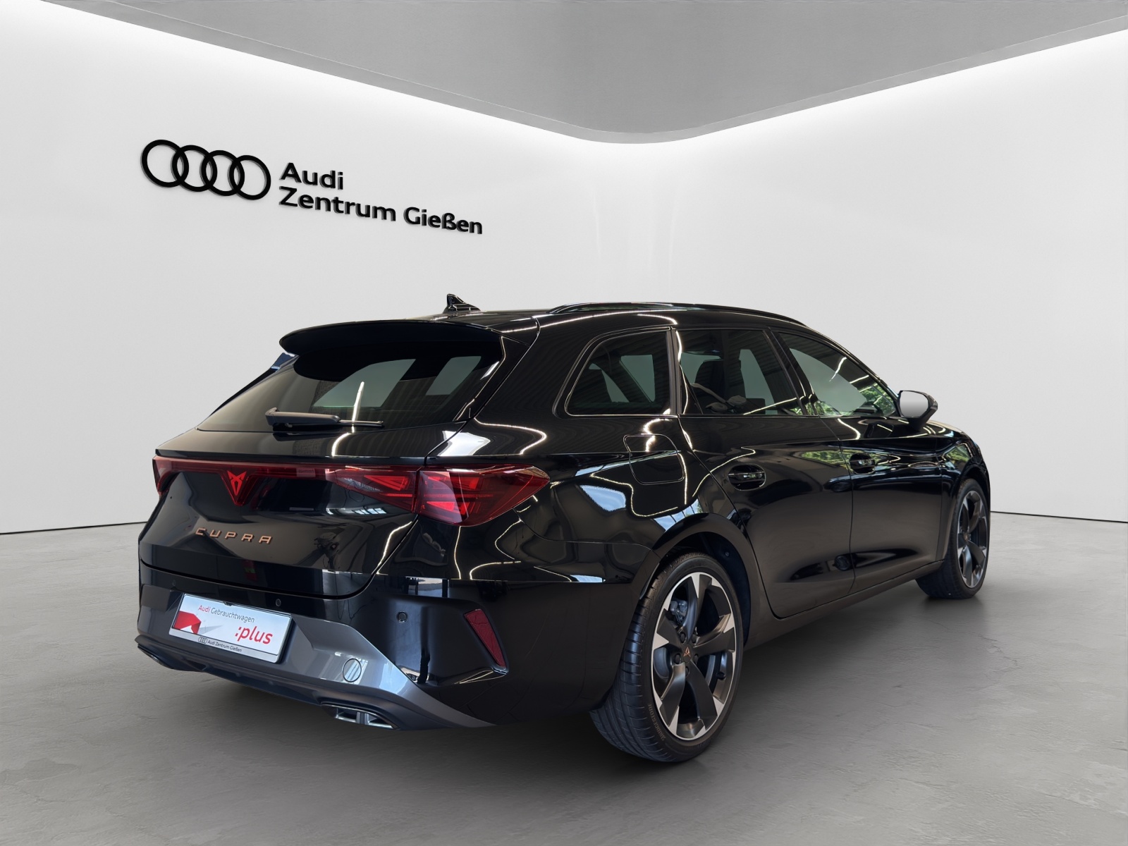 Leon Sportstourer 1.5 eTSI EDGE LED AHK ACC Kamera