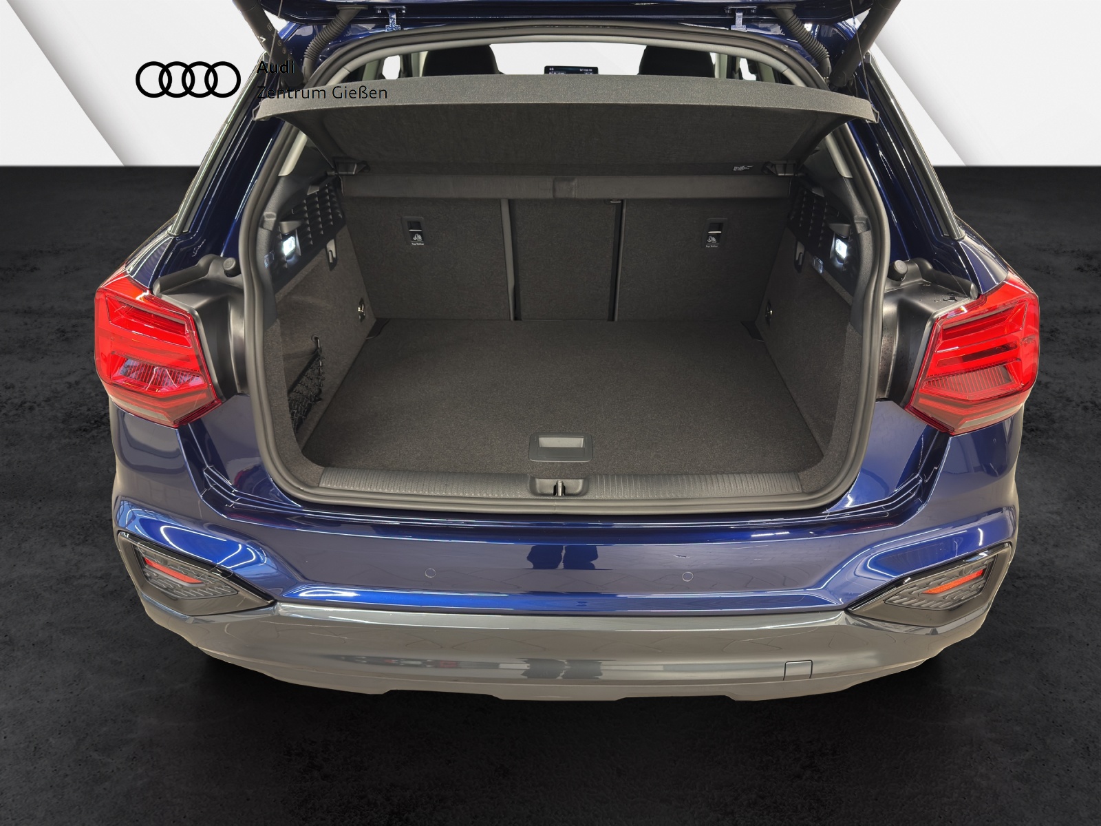 Q2 35 TFSI S-tronic advanced black AHK Matrix-LED Navi Plus