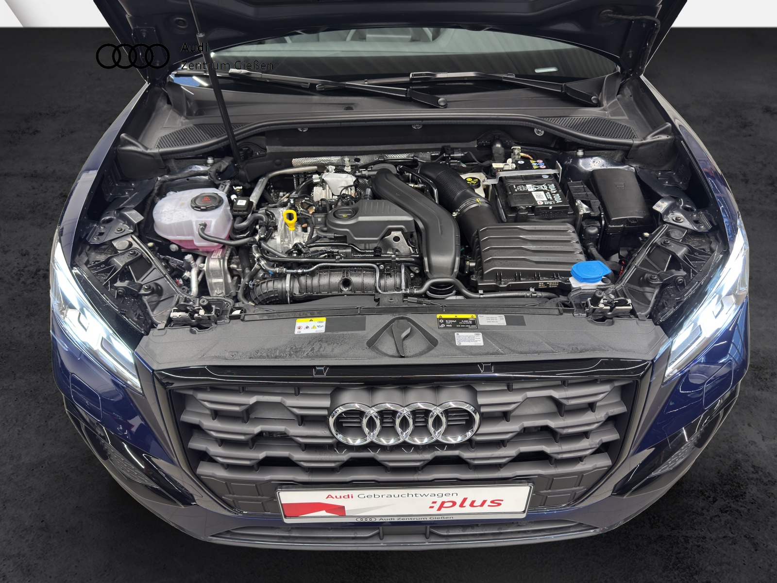 Q2 35 TFSI S-tronic advanced black AHK Matrix-LED Navi Plus