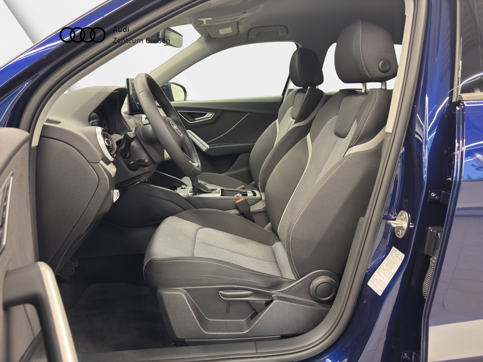 Q2 35 TFSI S-tronic advanced black AHK Matrix-LED Navi Plus