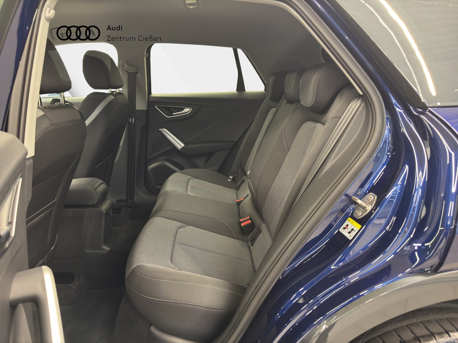 Q2 35 TFSI S-tronic advanced black AHK Matrix-LED Navi Plus