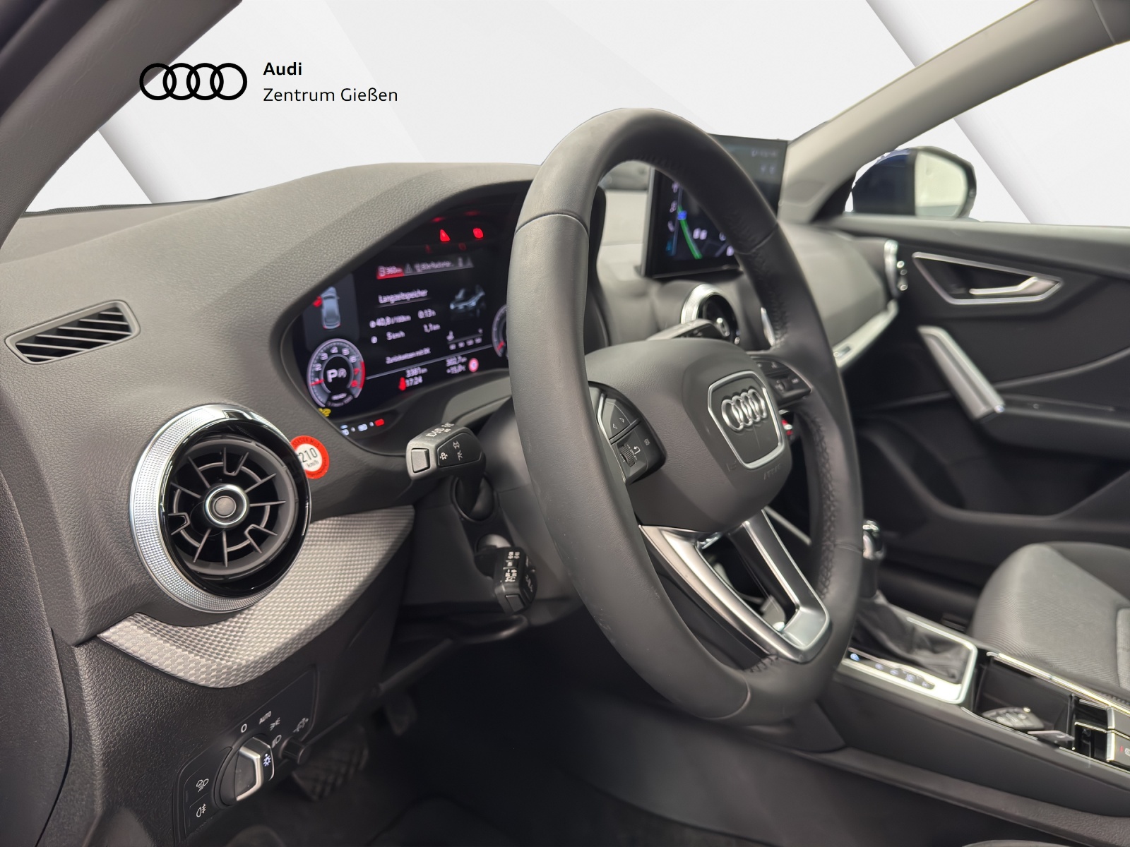Q2 35 TFSI S-tronic advanced black AHK Matrix-LED Navi Plus