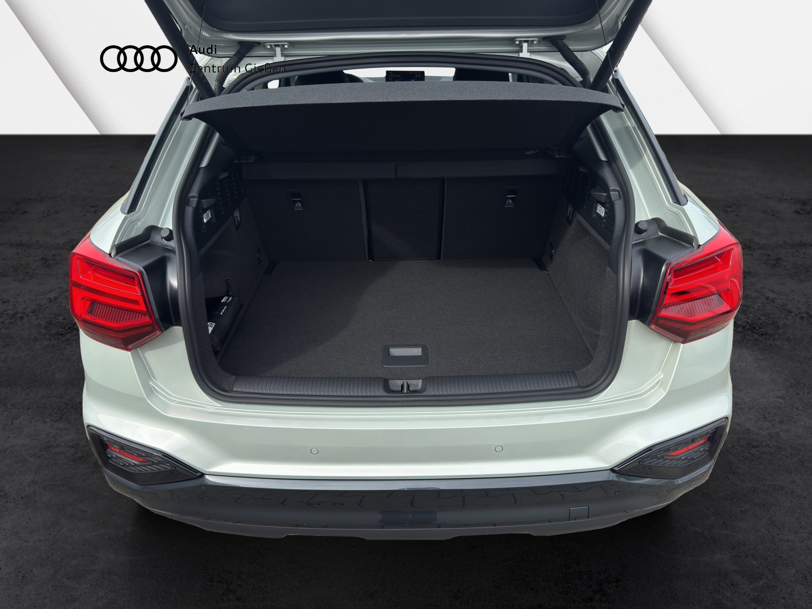Q2 35 TFSI S-tronic advanced black AHK Matrix-LED Navi Plus
