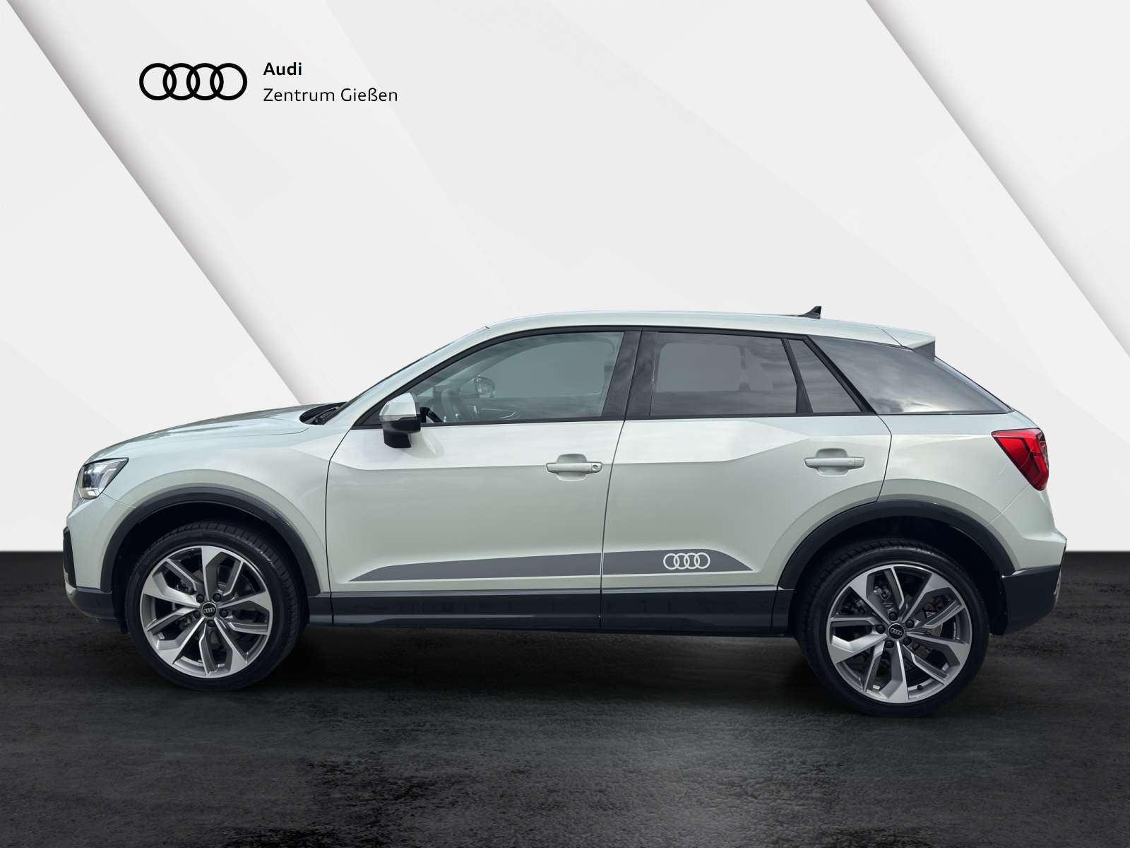 Q2 35 TFSI S-tronic advanced black AHK Matrix-LED Navi Plus